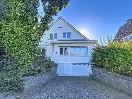 grande villa 5 pièces +garage-(reconnu en temps que bureau)