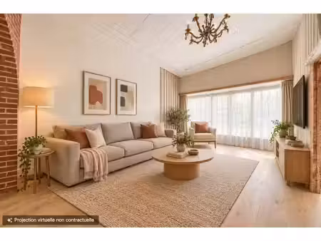 grande maison pleine de potentiel avec 4 chambres et grenier