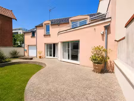 maison familiale 5 pièces – 4 chambres  jardin  terrasse et g