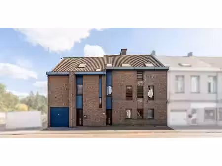 te renoveren appartementsgebouw met 3 entiteiten in het centrum van zaffelare