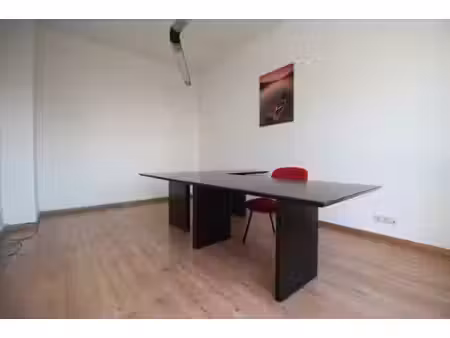 vanderkindere / bureau à louer de 20m²