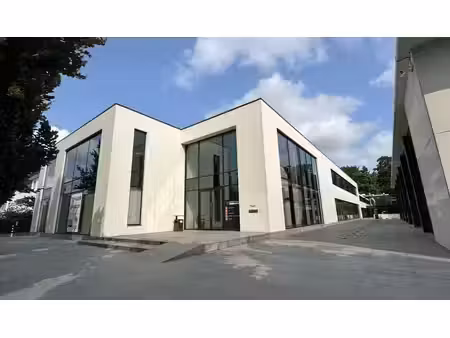 bureau à louer dans le bâtiment westrem à gand.