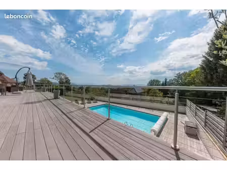 maison individuelle à cernex  proche genève  12 min douance soral avec piscine et une vue 