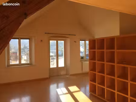 f2bis  calme lumineux avec balcon et garage