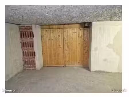 box double sécurisé – 63 m² – centre-ville de pontoise