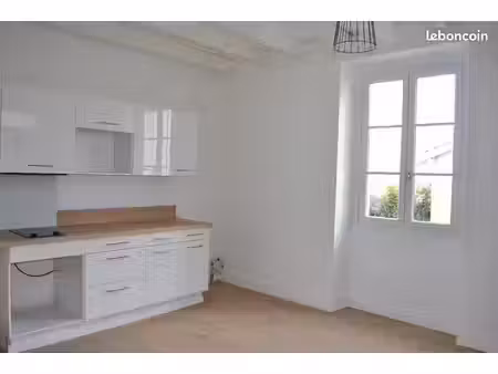 ? t2 récemment rénové - 40 m² – centre-ville hasparren (64240) – disponible octobre 2026