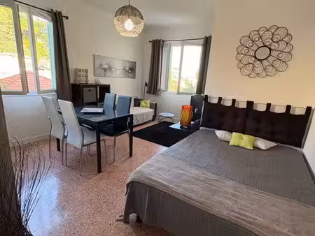 f1 meublé 31 m² – rénové – calme – ascenseur – tram à 5 min