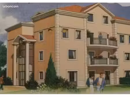 beau t2 62m² climatisé avec terrasse 10m²