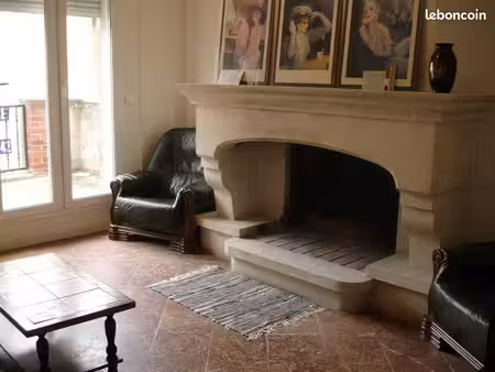 chambre meublée avec salle de bains privative