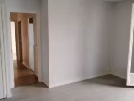 superbe f2  avec cave et parking  les cèdres