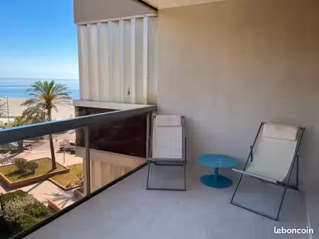 canet sud – studio cabine meublé 27 m² – front de mer – grande terrasse 14 m² – climatisat