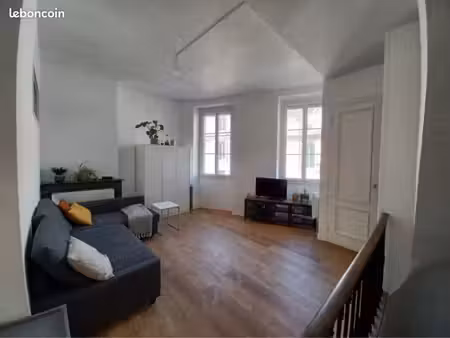 grand t5 avec trois chambres