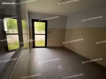 bureau 210 m²