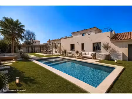 villa de luxe à vendre dans le quartier logis neuf est