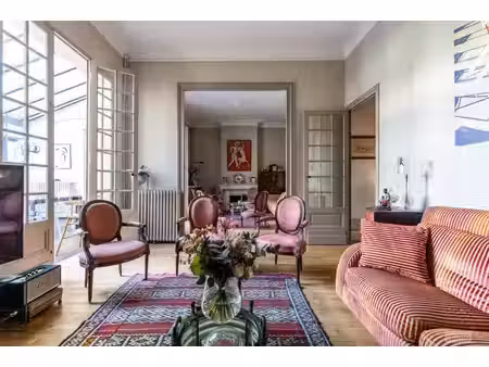maison de luxe à vendre dans le quartier marceau-tivoli