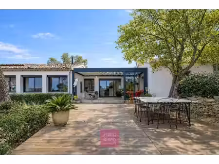 maison de luxe à vendre dans le quartier la gazelle