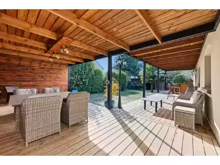 maison de luxe à vendre dans le quartier epi d'or