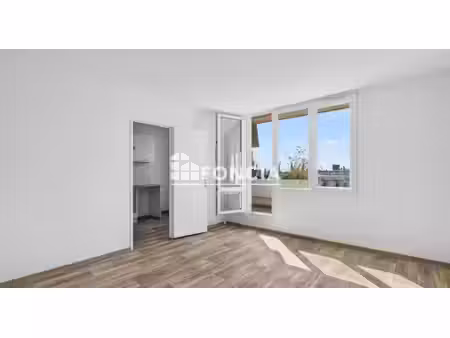 opportunité : appartement t3 rénové avec balcon et parking  avenue carnot à trappes  aux p