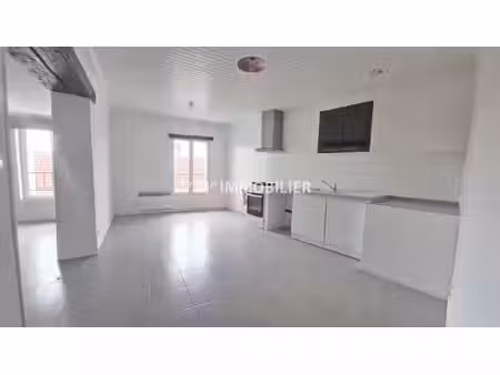 à louer appartement 3 pièces avec bureau pavant (02310)
