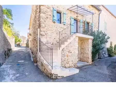 maison de village en pierre rénovée avec double carport