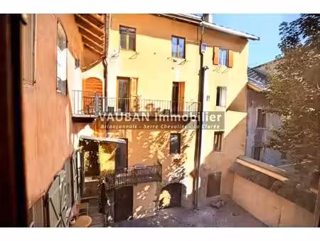 appartement t3 au coeur de la vieille ville de briançon