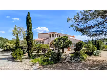spacieuse villa et appartement (240 m²) à cesseras