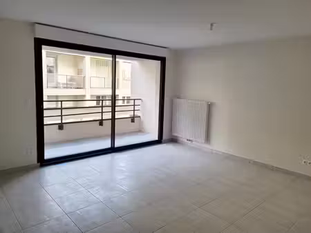f2 - quartier facs