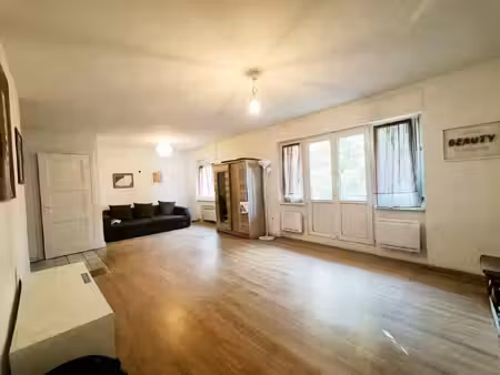 4 pièces d'une surface de 80m2