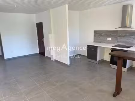 a vendre appartement t3 récent à rémire-montjoly  loué  dans une résidence sécurisée.
