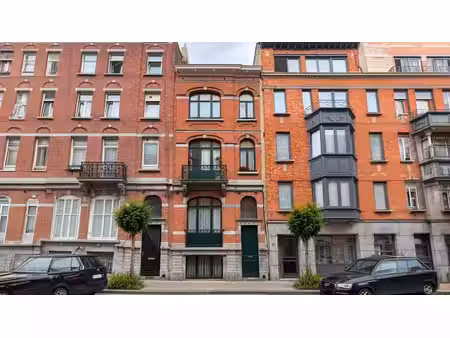 bascule - maison 6ch +/- 275m2 avec cour !