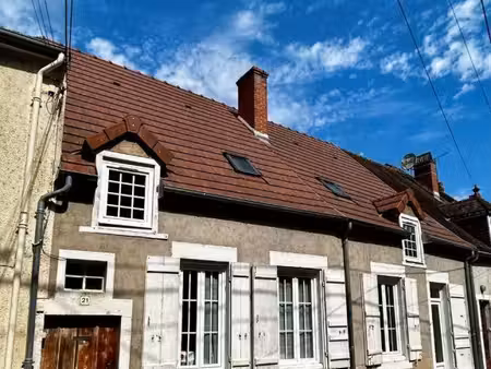 maison de village tous commerces - jardin avec acces riviere