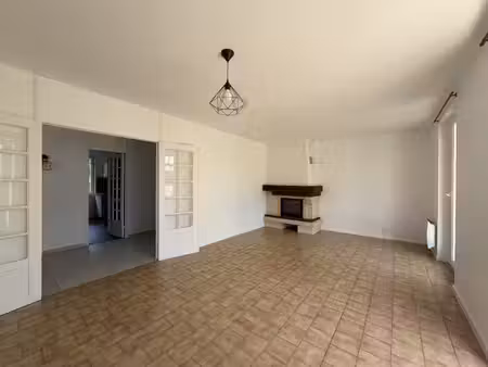 a louer ecommoy maison 2 chambres avec garage et jardin