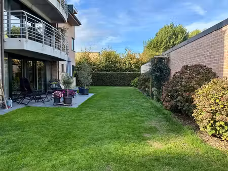 appartement avec jardin ensoleillé et garage à beernem