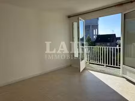 location appartement 2 pièces à alençon (61000) : à louer 2 pièces / 49m² alençon