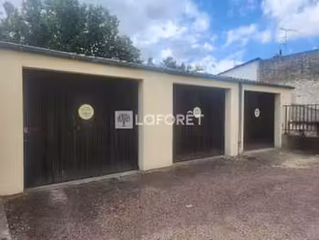 location garage box et parking à caen (14000) : à louer / 13m² caen