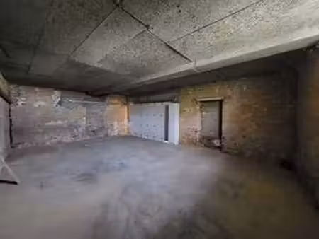 location garage box et parking à guichen (35580) : à louer / guichen