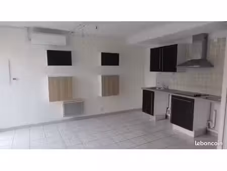 t2 de 39 03 m² avec climatiseur samsung (classé a++) et parking avec accès direct sécurisé