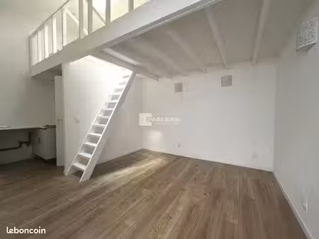 studio 1 pièce 22 m²