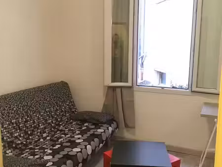loue studio meublé en duplex