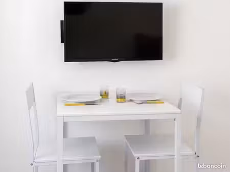 studio meublé très propre