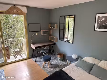 à louer – charmant studio meublé rénové de 21 m² – parc de procé