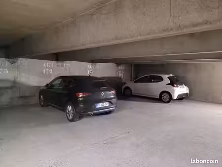 place de parking 12 m² evry rue de sion