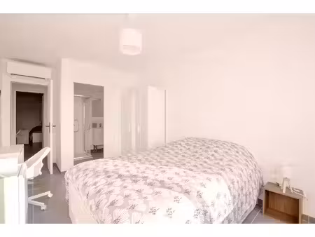 chambre meublée avec salle d'eau privative coliving à pess