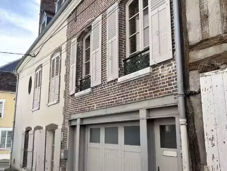 appartement atypique en triplex avec garage