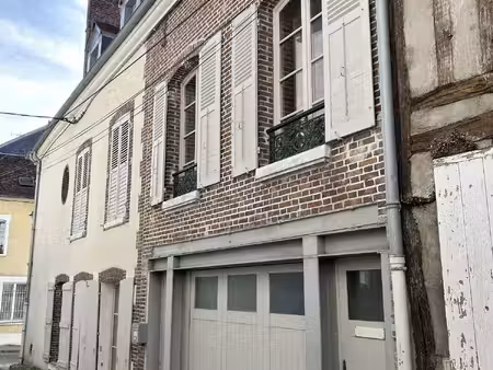 appartement atypique en triplex avec garage
