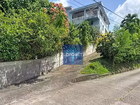 a louer : maison t5 avec vue sur mer à case-pilote