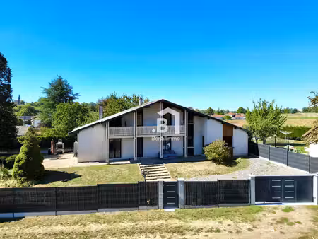 maison 4 pièces 156.37m2  flachères