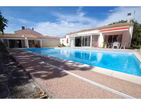 la rochelle maison jardin piscine + logement indépendant