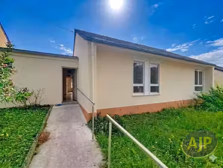 maison contemporaine de plain-pied avec jardin ? boulevard bâtonnier cholet