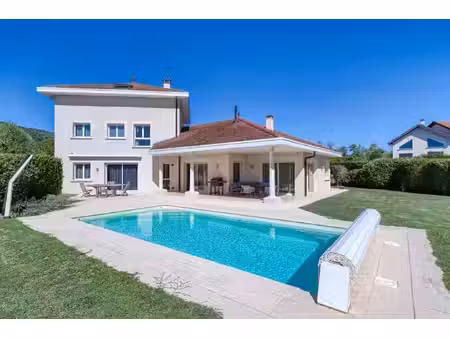 villa de 2005